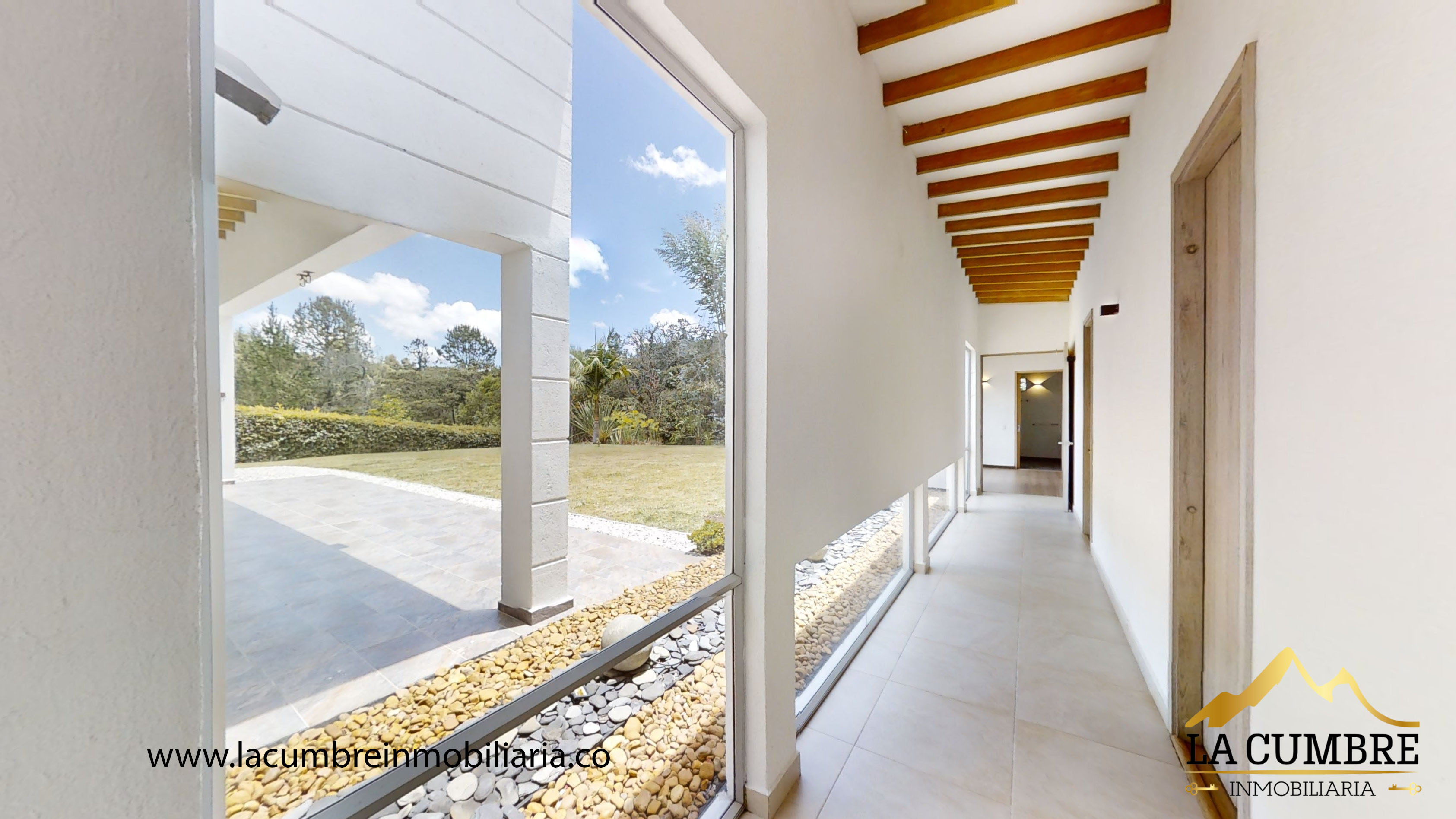 Casa en venta en Loma Del Escobero, Envigado · foto 14 de 19