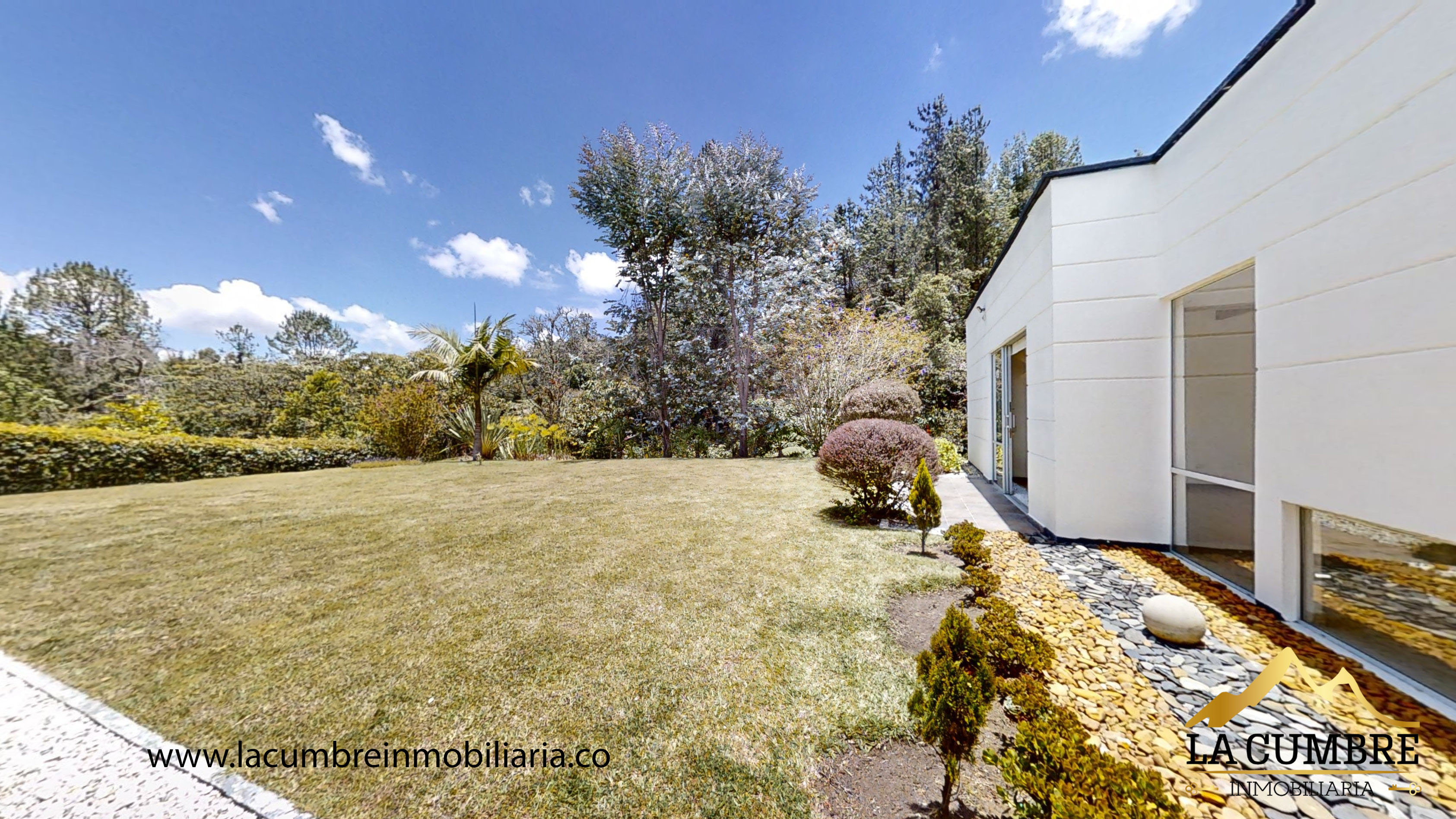 Casa en venta en Loma Del Escobero, Envigado · foto 2 de 19