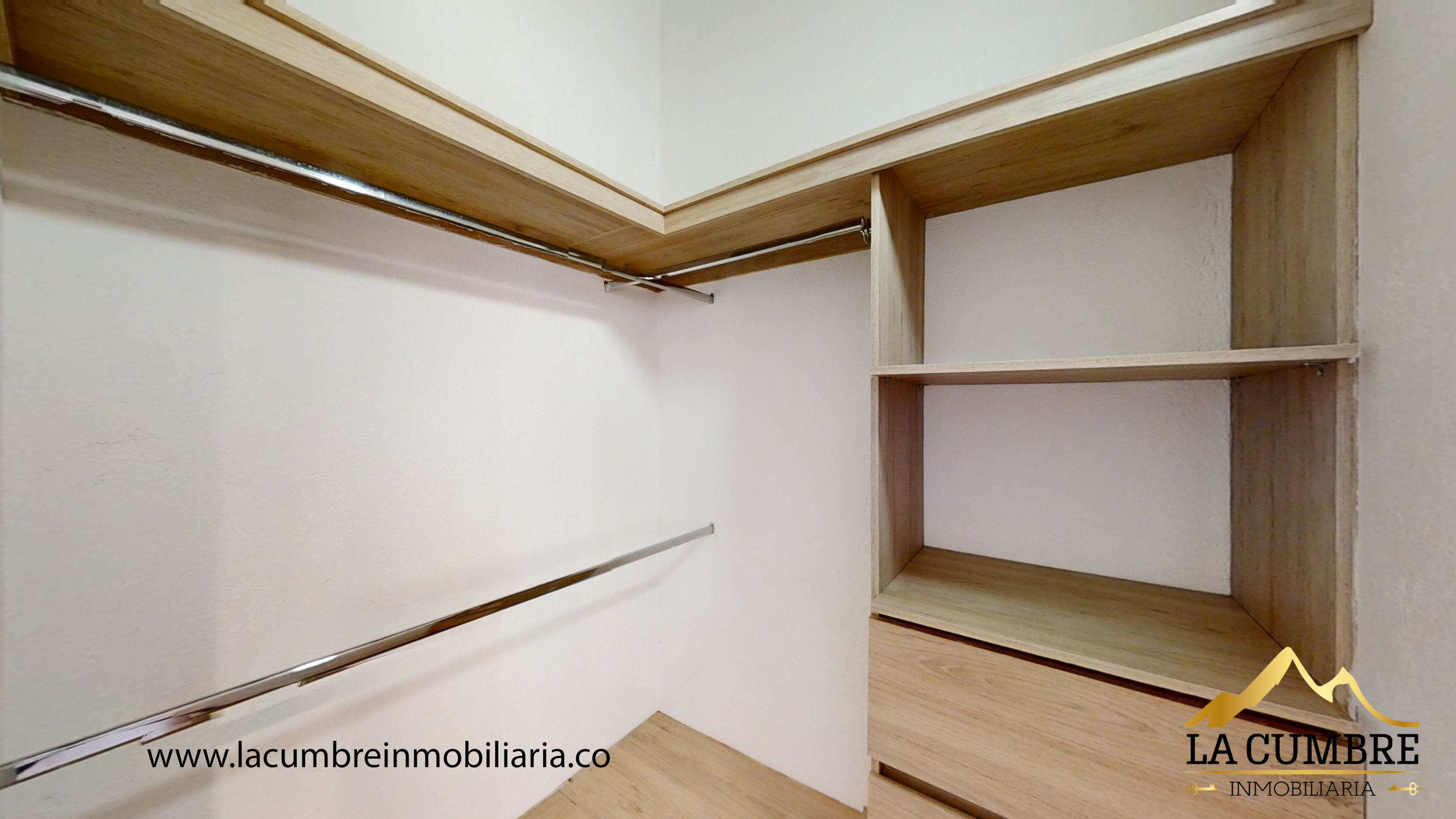 Casa en venta en Loma Del Escobero, Envigado · foto 8 de 19