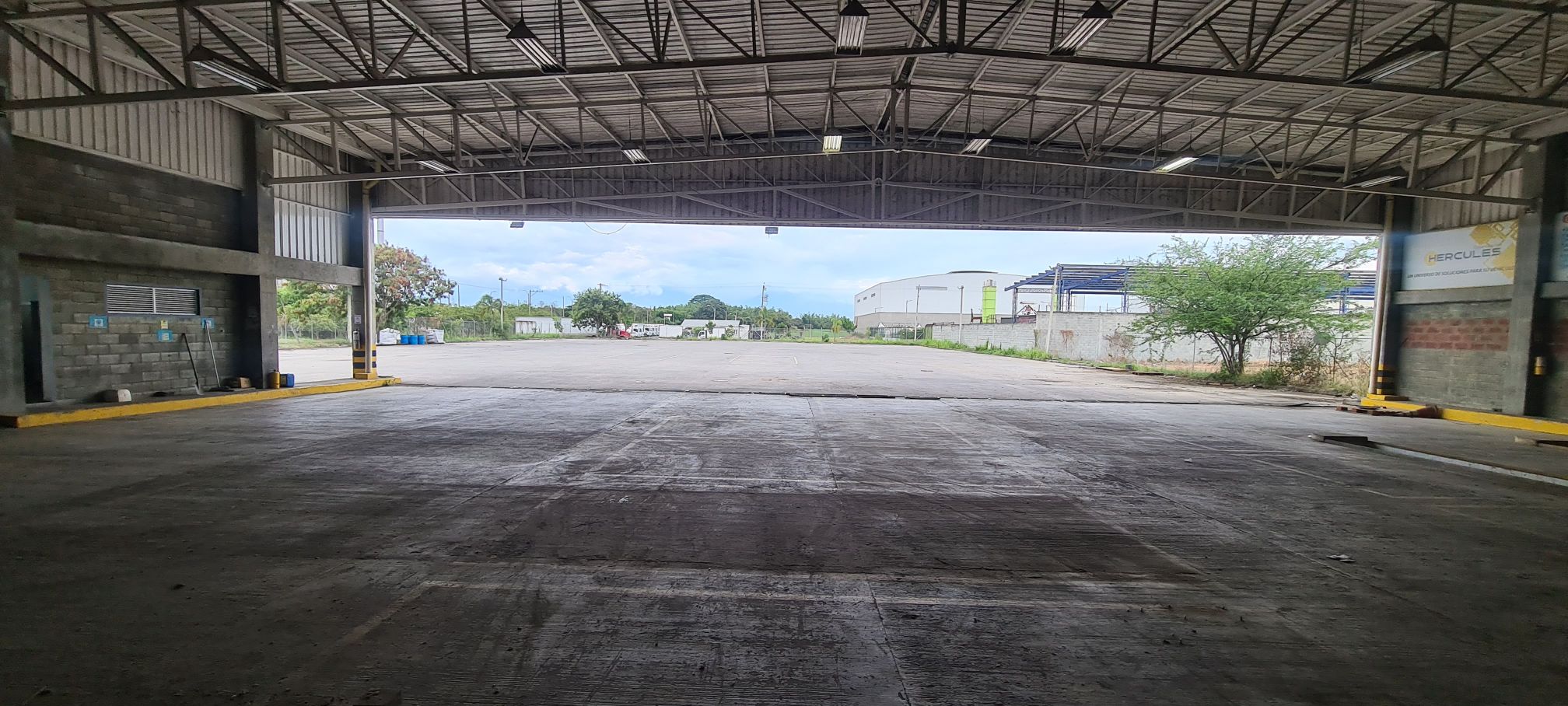 Bodega en venta en Palmaseca, Yumbo, 1400 m² · foto 3 de 21
