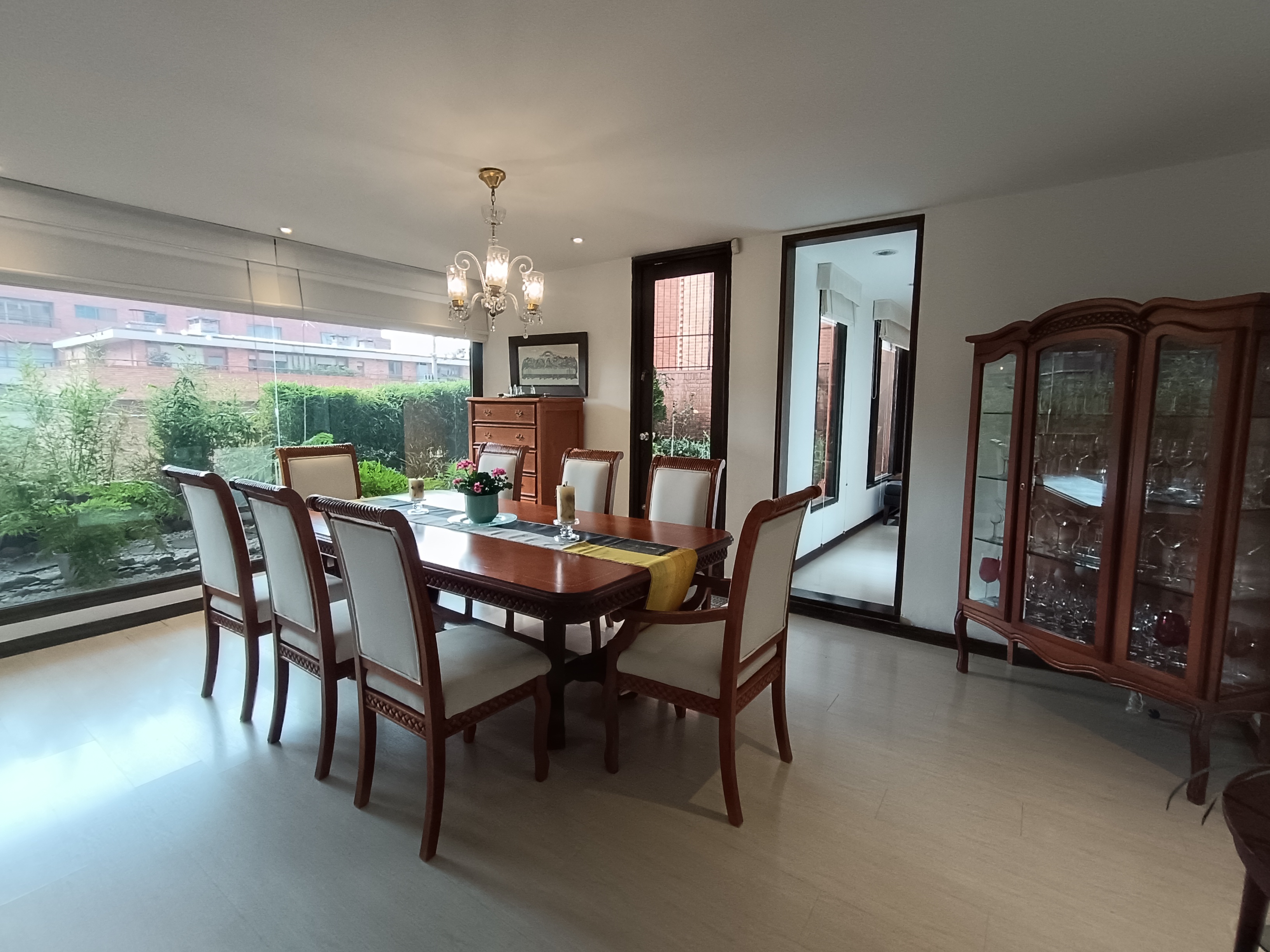 Apartamento en venta en Los Rosales, Bogotá · foto 2 de 24