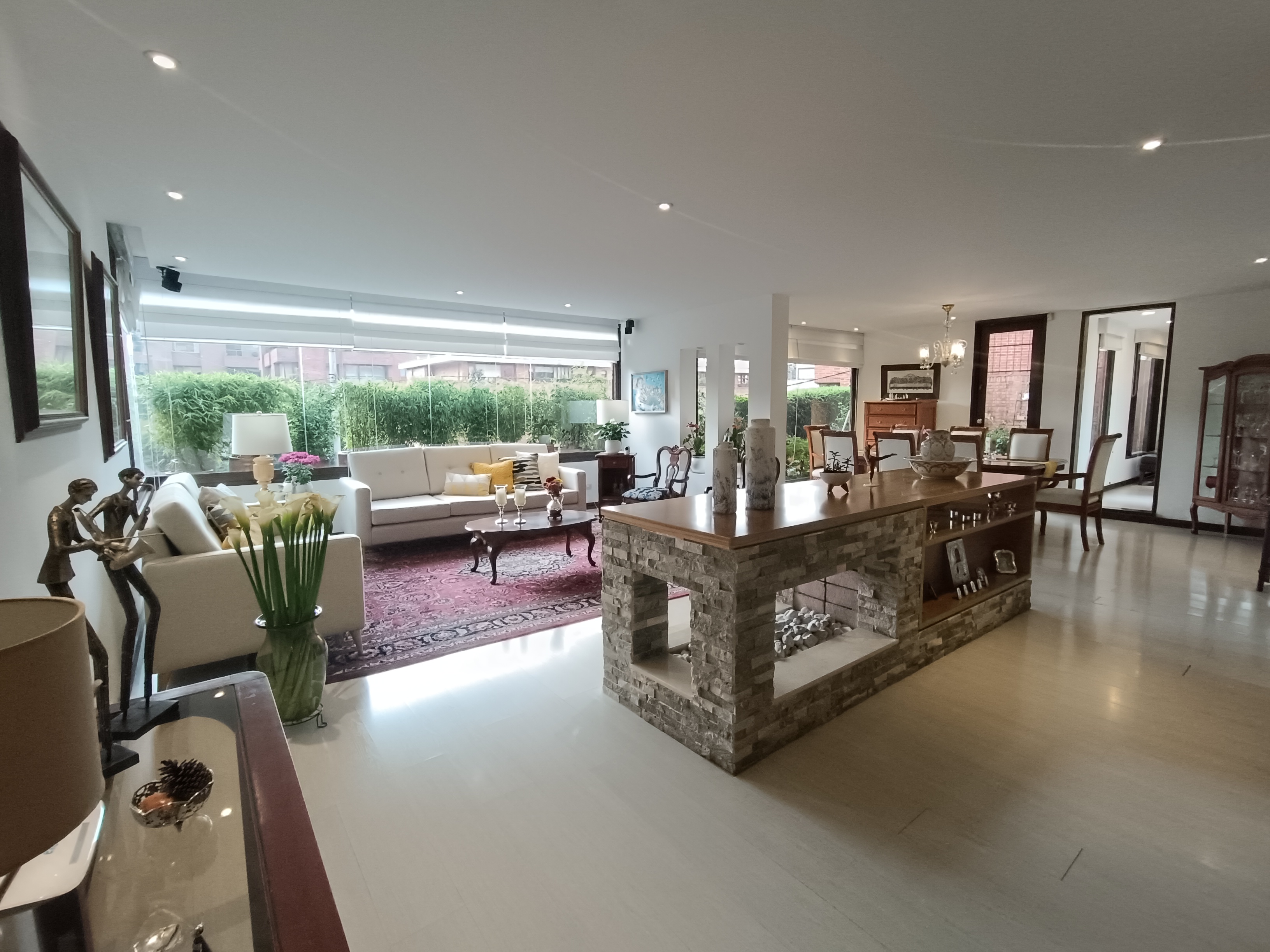 Apartamento en venta en Los Rosales, Bogotá · foto 9 de 24