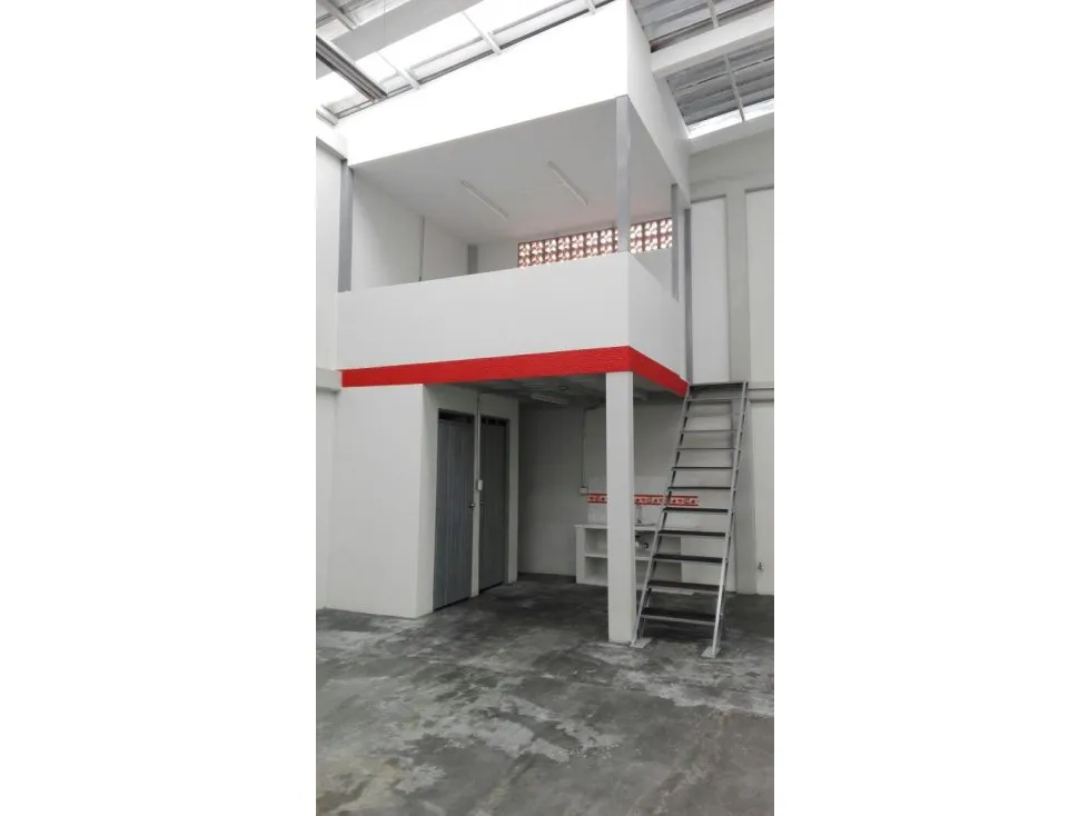 Bodega en venta en 60 Casas, Armenia, 200 m² · foto 12 de 24