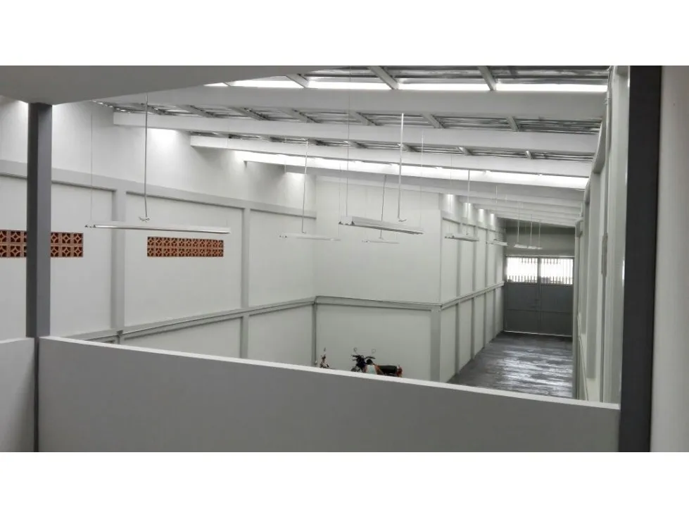 Bodega en venta en 60 Casas, Armenia, 200 m² · foto 14 de 24