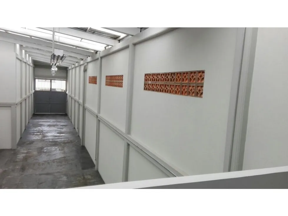 Bodega en venta en 60 Casas, Armenia, 200 m² · foto 18 de 24