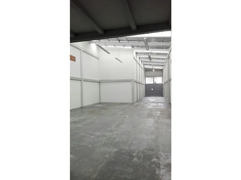 Bodega en venta en 60 Casas, Armenia, 200 m² · foto 21 de 24