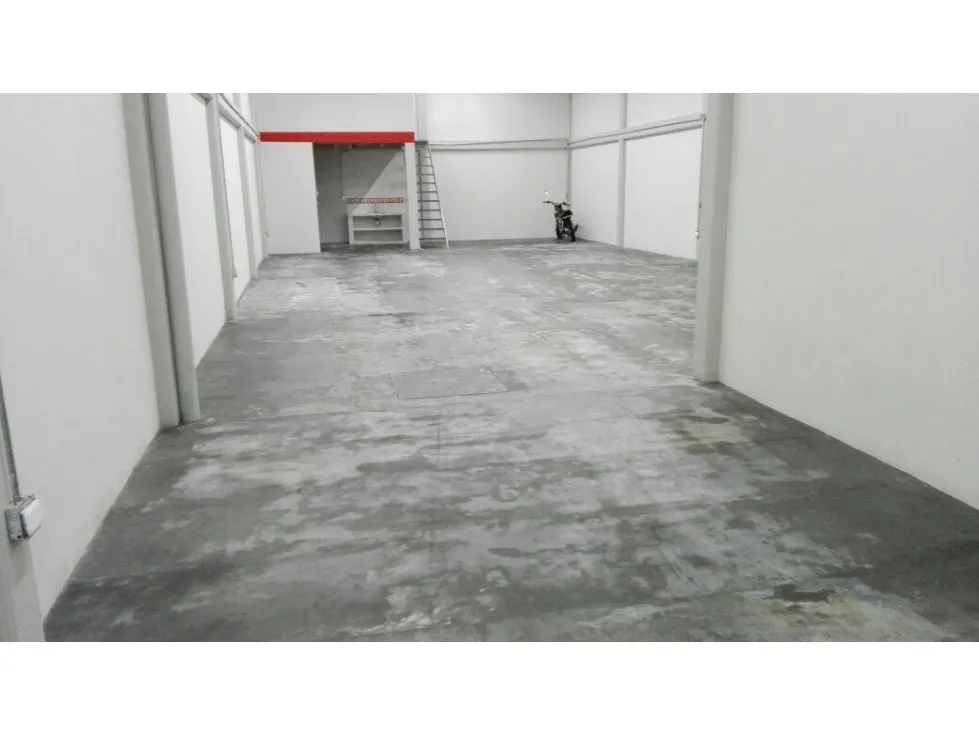 Bodega en venta en 60 Casas, Armenia, 200 m² · foto 22 de 24