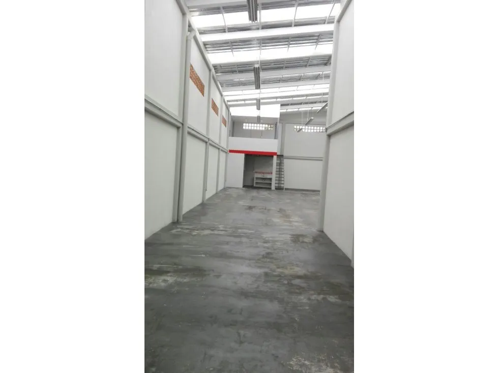 Bodega en venta en 60 Casas, Armenia, 200 m² · foto 6 de 24