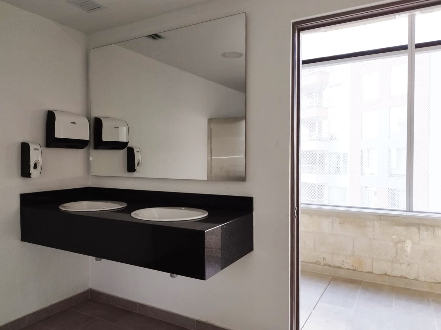 Oficina en venta en Altos Del Poblado, Envigado, 665 m² · foto 13 de 16