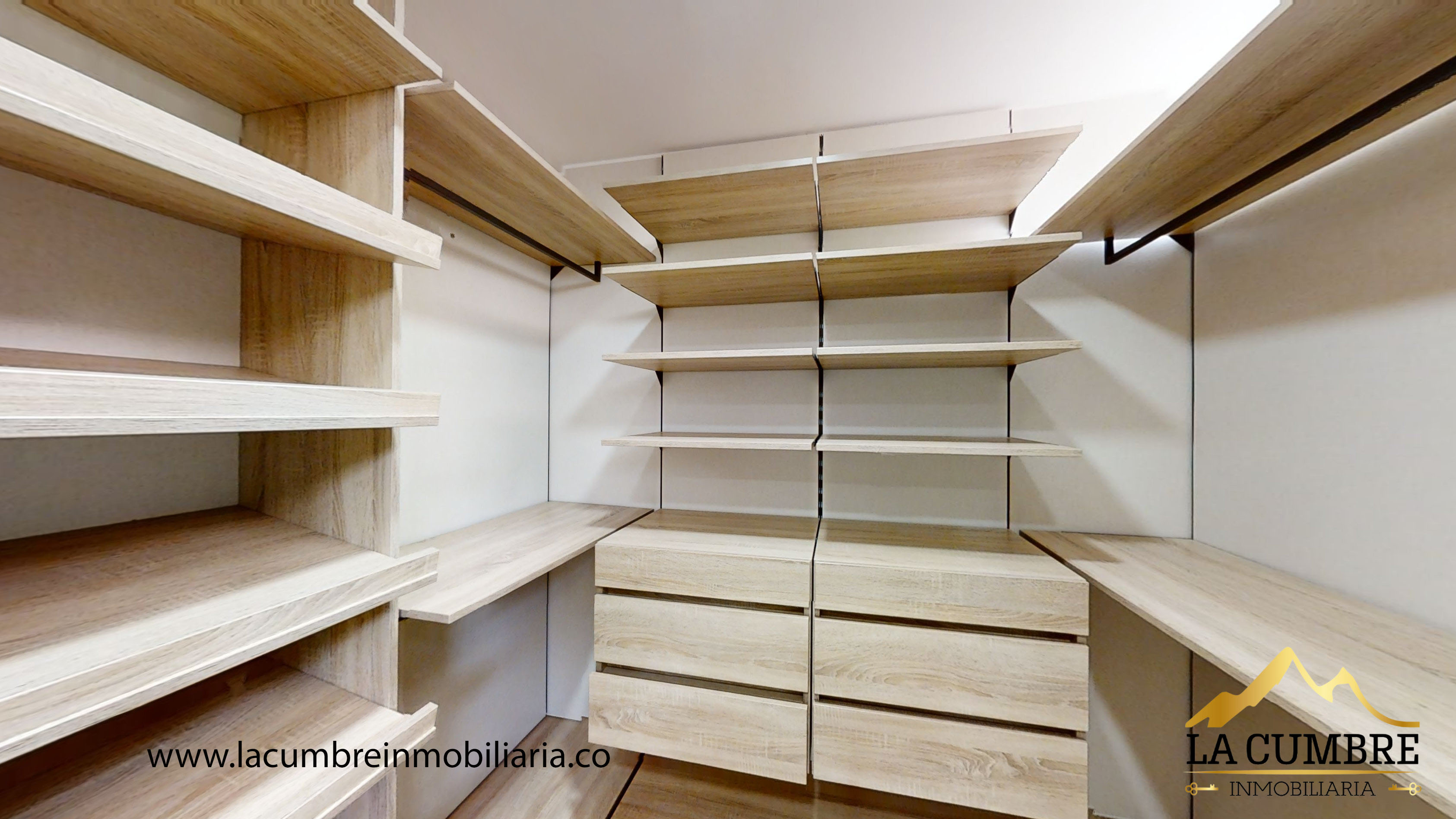 Apartamento en arriendo en Loma De Los Gonzalez, Medellín · foto 10 de 13