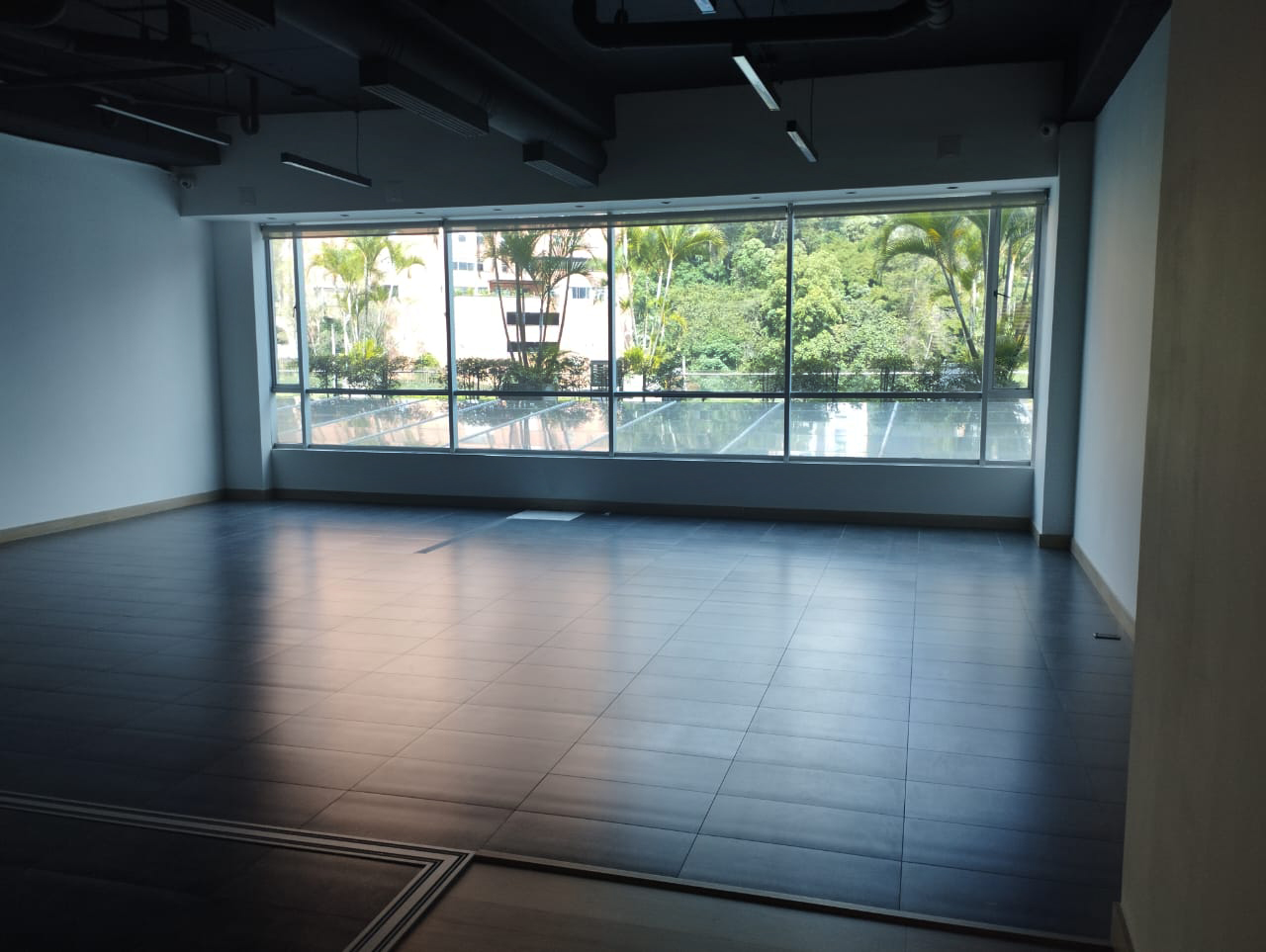 Oficina en arriendo en El Tesoro, Medellín, 130 m² · foto 15 de 20
