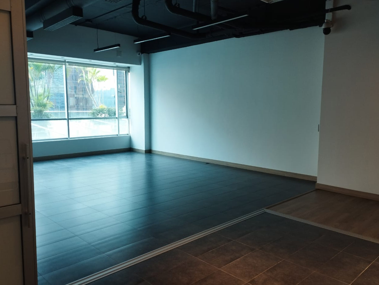 Oficina en arriendo en El Tesoro, Medellín, 130 m² · foto 2 de 20