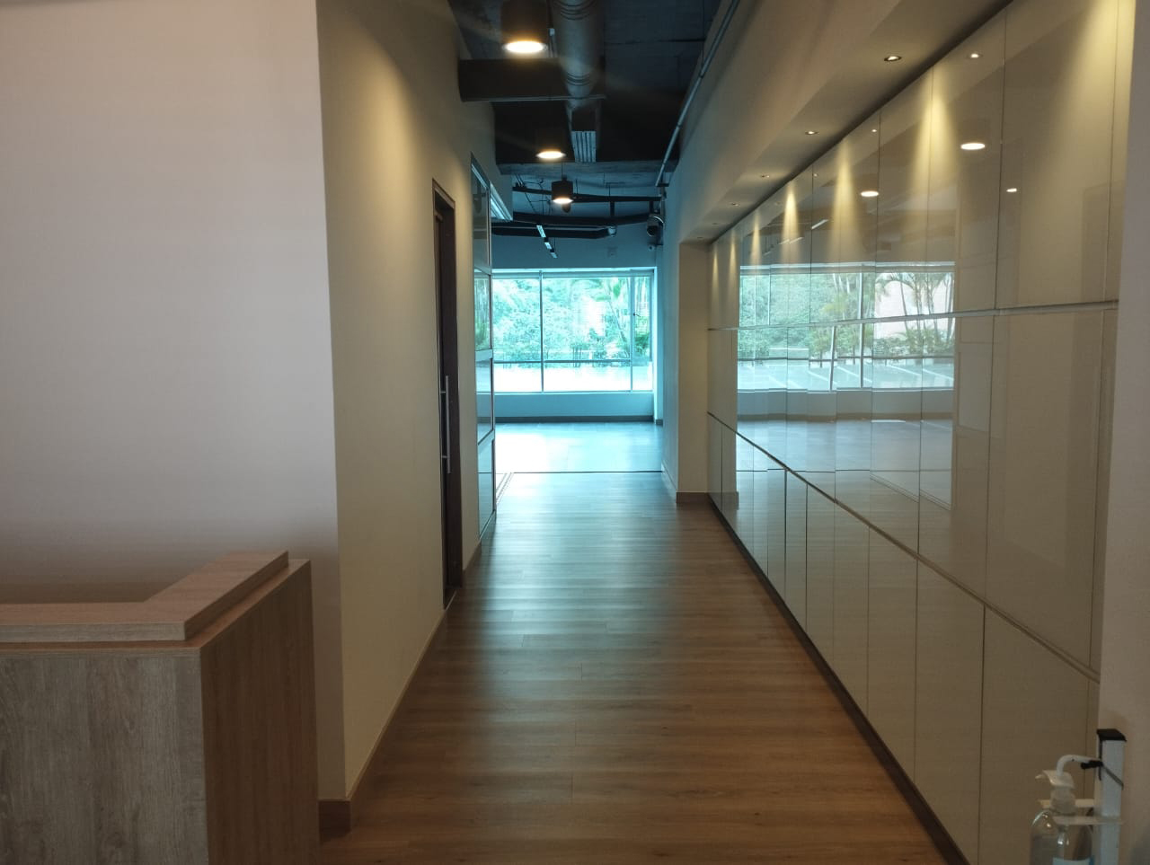 Oficina en arriendo en El Tesoro, Medellín, 130 m² · foto 4 de 20