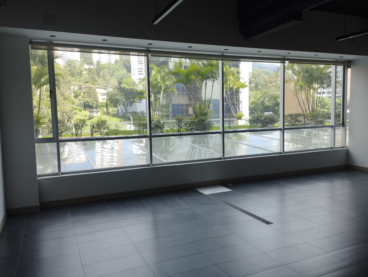 Oficina en arriendo en El Tesoro, Medellín, 130 m² · foto 5 de 20