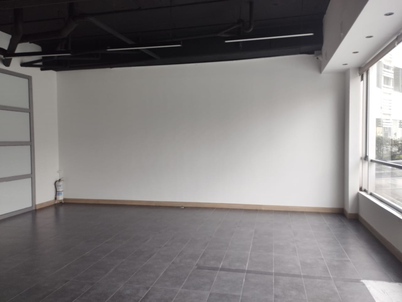 Oficina en arriendo en El Tesoro, Medellín, 130 m² · foto 7 de 20