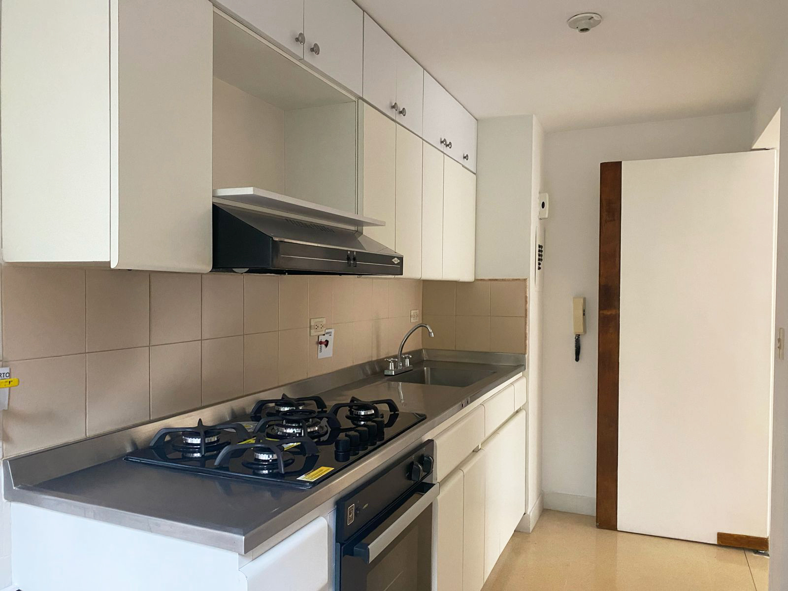 Apartamento de 2 alcobas en arriendo en El Diamante 2, Medellín, 80 m² · foto 6 de 18