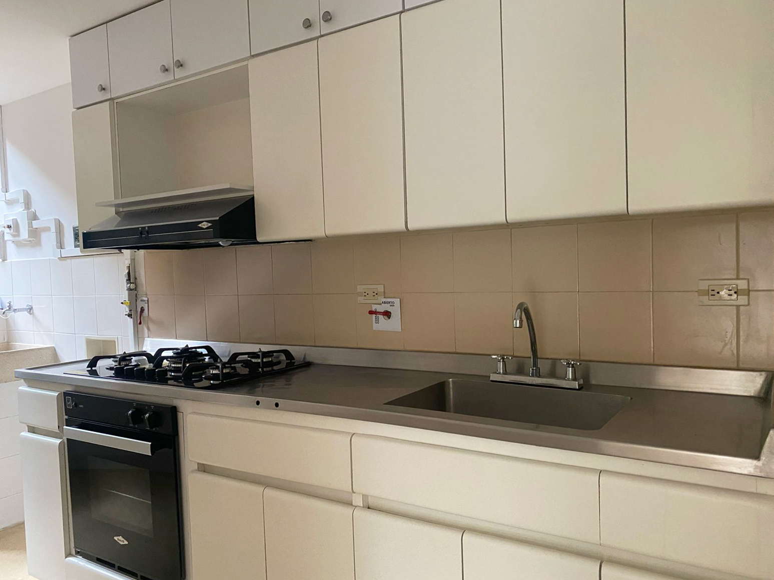 Apartamento de 2 alcobas en arriendo en El Diamante 2, Medellín, 80 m² · foto 7 de 18