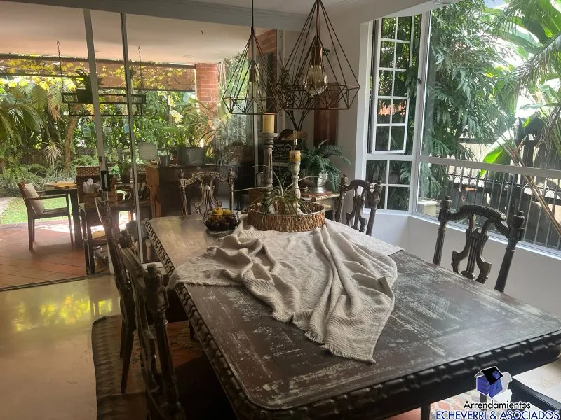 Casa de 3 alcobas en venta en Zona Centro, Envigado, 418 m² · foto 10 de 24