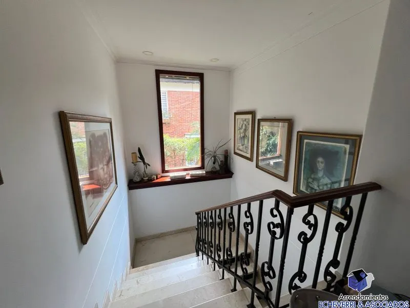 Casa de 3 alcobas en venta en Zona Centro, Envigado, 418 m² · foto 11 de 24