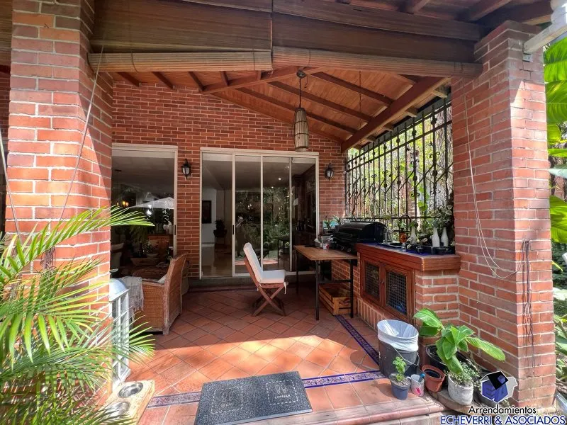 Casa de 3 alcobas en venta en Zona Centro, Envigado, 418 m² · foto 13 de 24