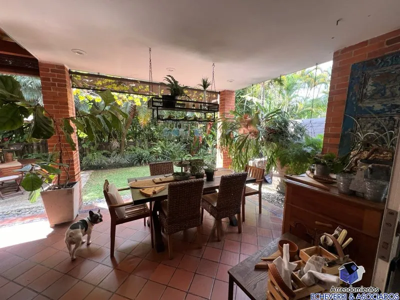 Casa de 3 alcobas en venta en Zona Centro, Envigado, 418 m² · foto 15 de 24
