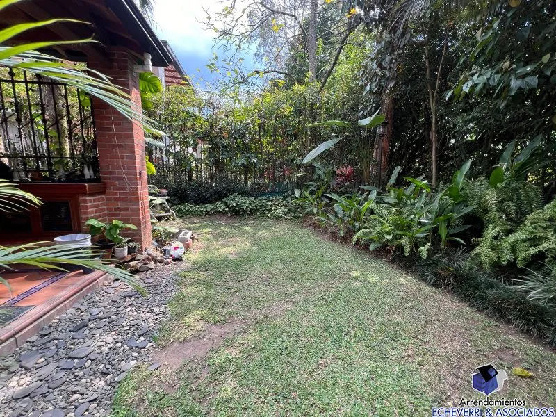 Casa de 3 alcobas en venta en Zona Centro, Envigado, 418 m² · foto 16 de 24