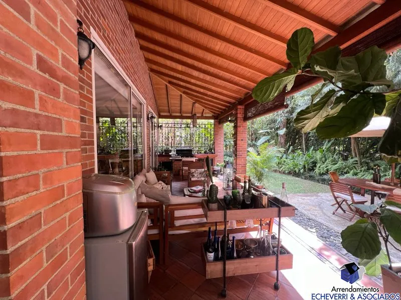 Casa de 3 alcobas en venta en Zona Centro, Envigado, 418 m² · foto 23 de 24