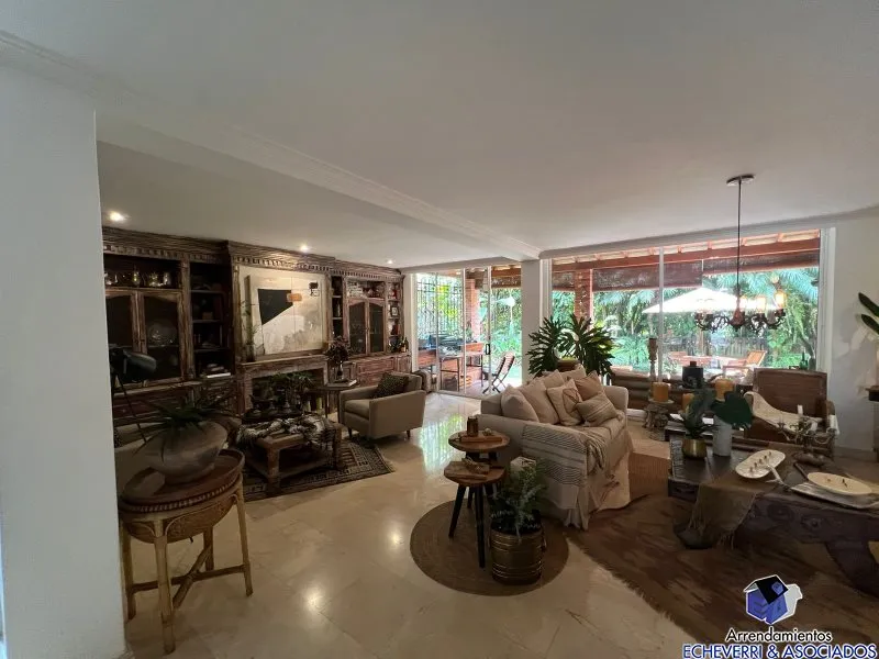 Casa de 3 alcobas en venta en Zona Centro, Envigado, 418 m² · foto 24 de 24