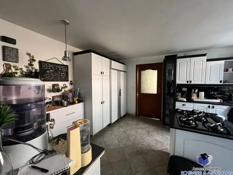 Casa de 3 alcobas en venta en Zona Centro, Envigado, 418 m² · foto 2 de 24