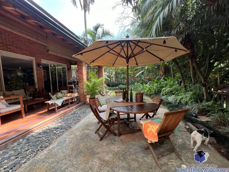 Casa de 3 alcobas en venta en Zona Centro, Envigado, 418 m² · foto 5 de 24