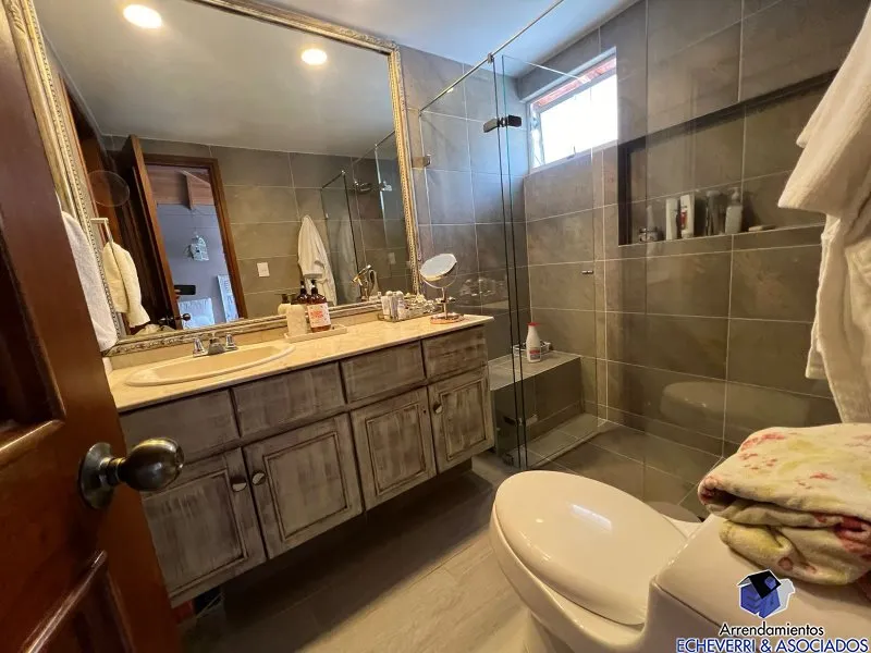 Casa de 3 alcobas en venta en Zona Centro, Envigado, 418 m² · foto 6 de 24