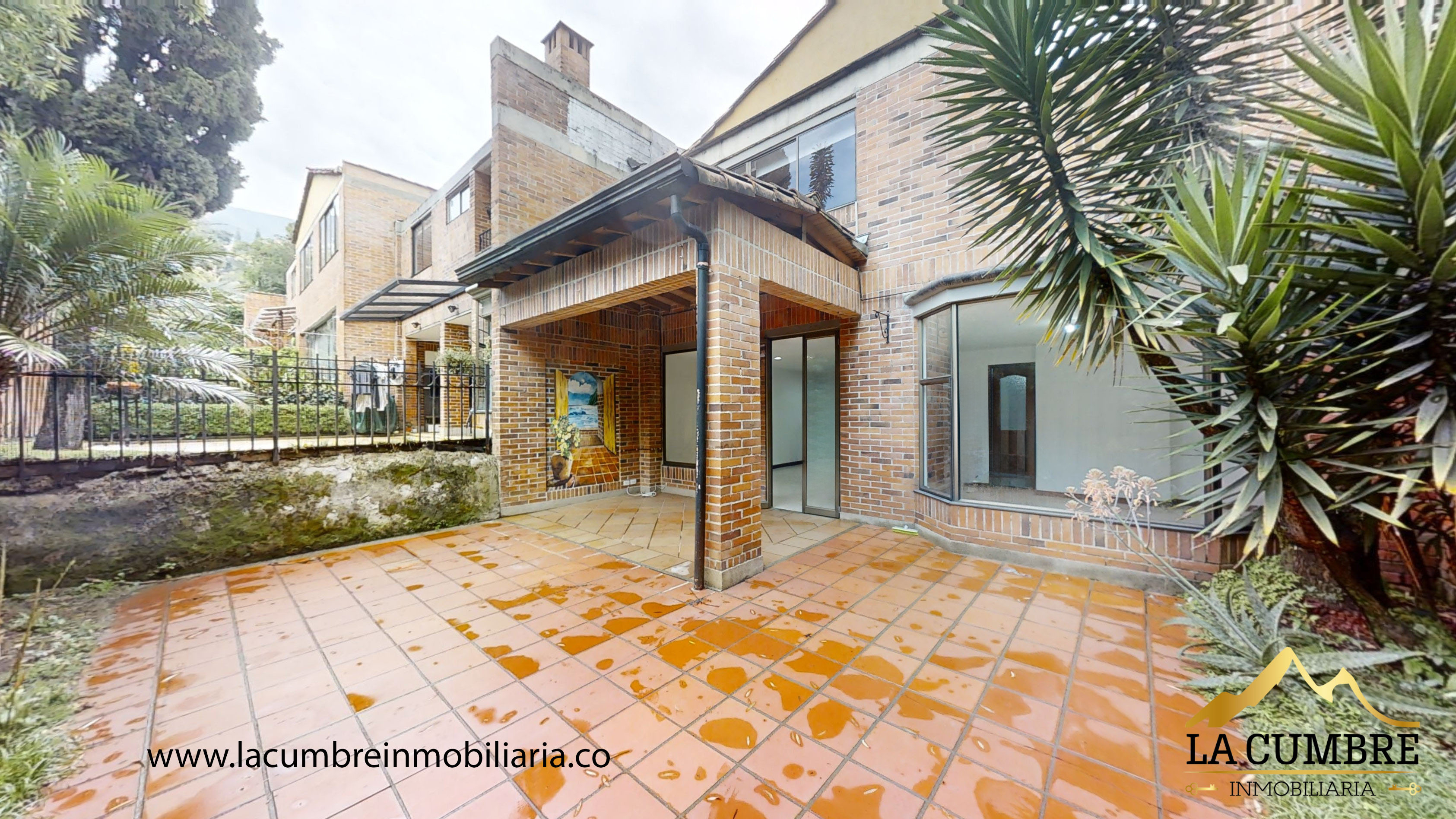Casa en arriendo en El tesoro, Medellín en Medellín, de Inmobiliaria La Cumbre S.A.S.