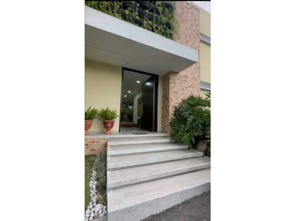 Casa de 4 alcobas en venta en Villa Marina, Ibagué, 375 m² · foto 2 de 20