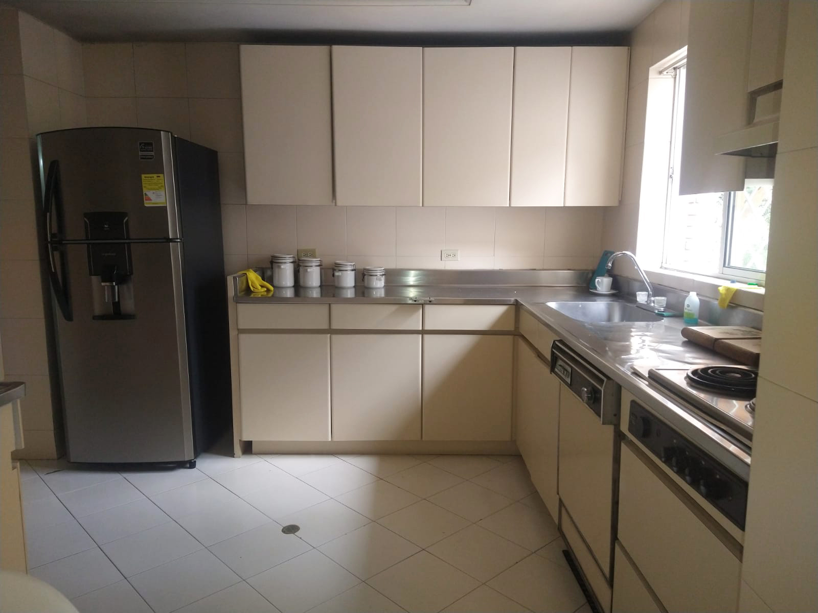 Casa de 4 alcobas en venta en El Diamante 2, Medellín, 300 m² · foto 3 de 19