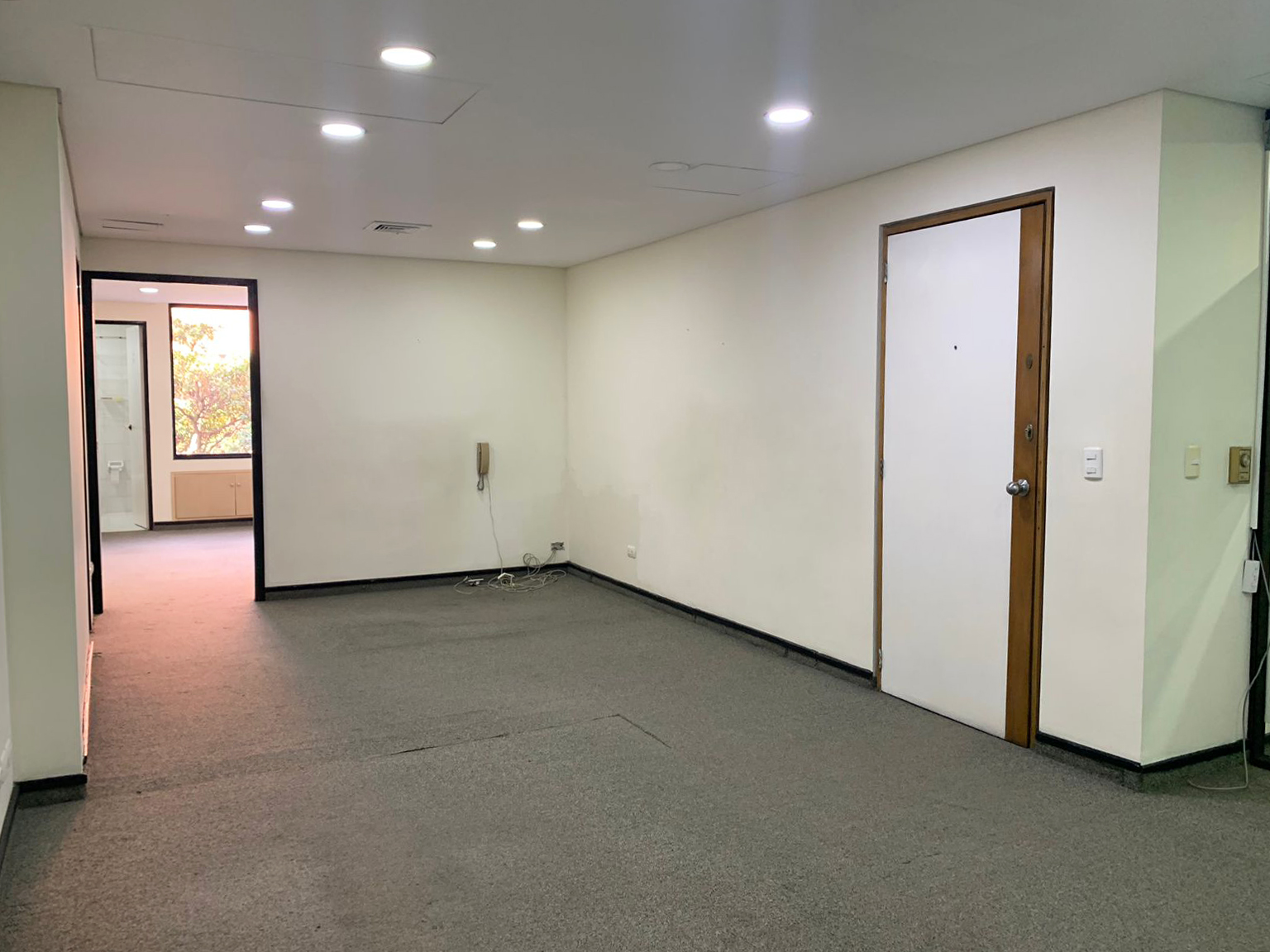 Oficina en arriendo en Milla De Oro, Medellín, 93 m² · foto 10 de 13