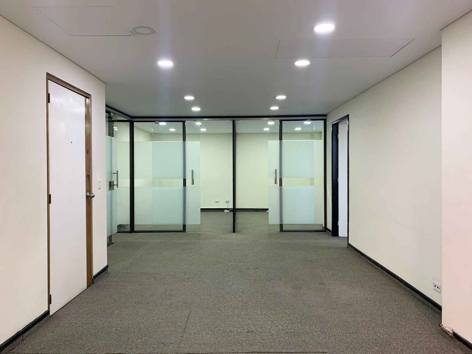 Oficina en arriendo en Milla De Oro, Medellín, 93 m² · foto 5 de 13