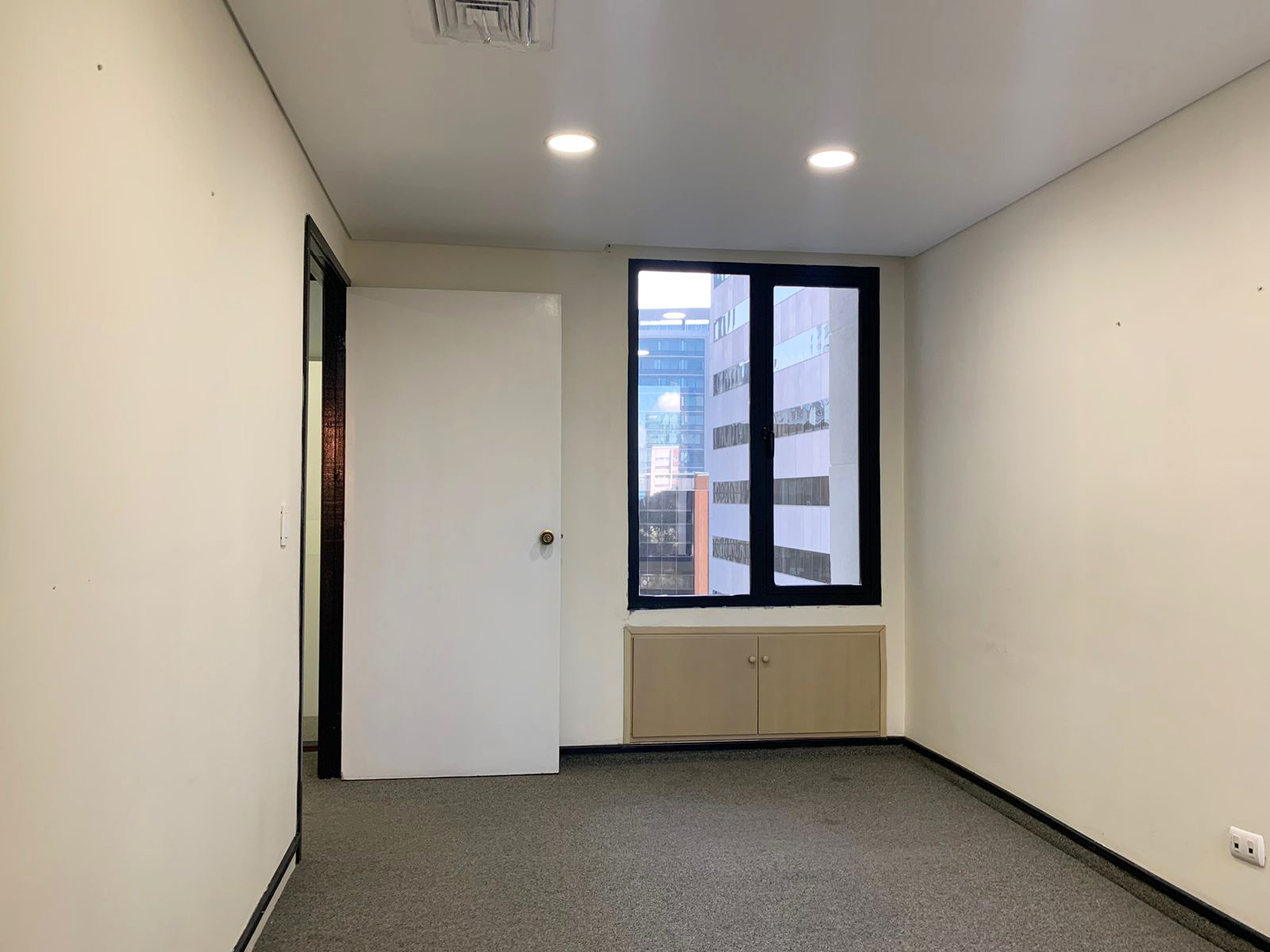 Oficina en arriendo en Milla De Oro, Medellín, 93 m² · foto 6 de 13