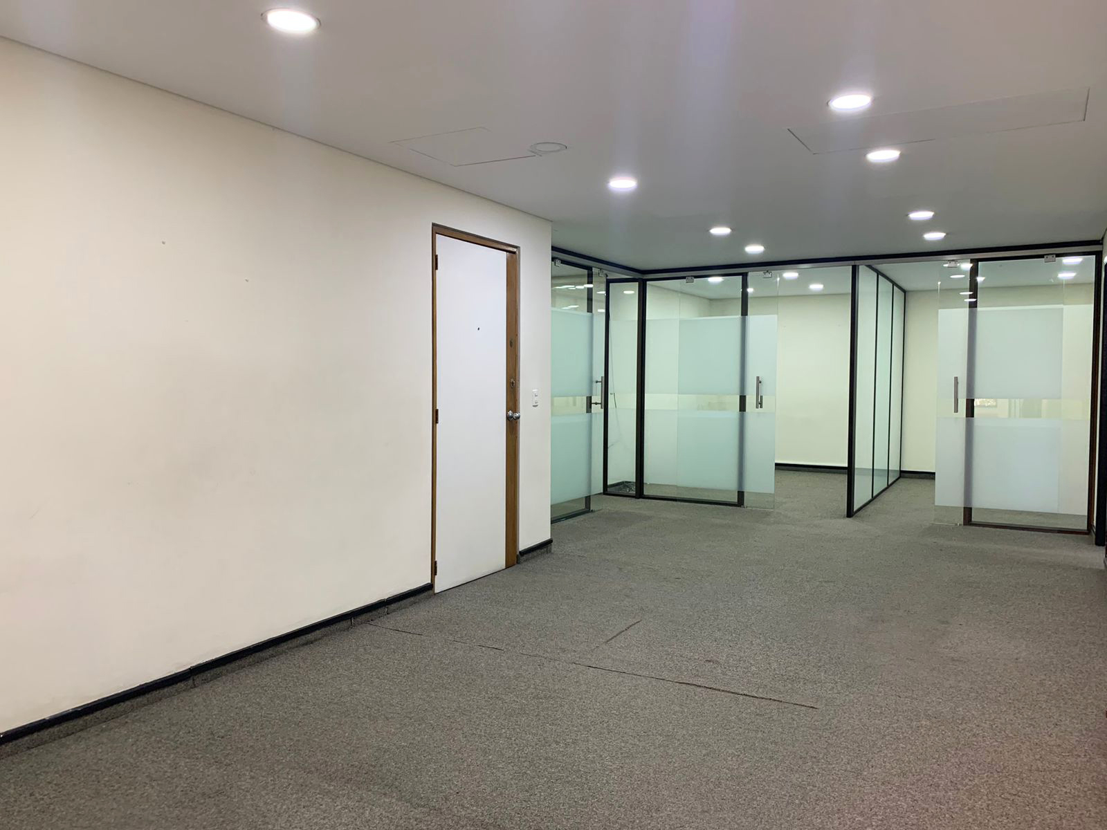 Oficina en arriendo en Milla De Oro, Medellín, 93 m² · foto 8 de 13