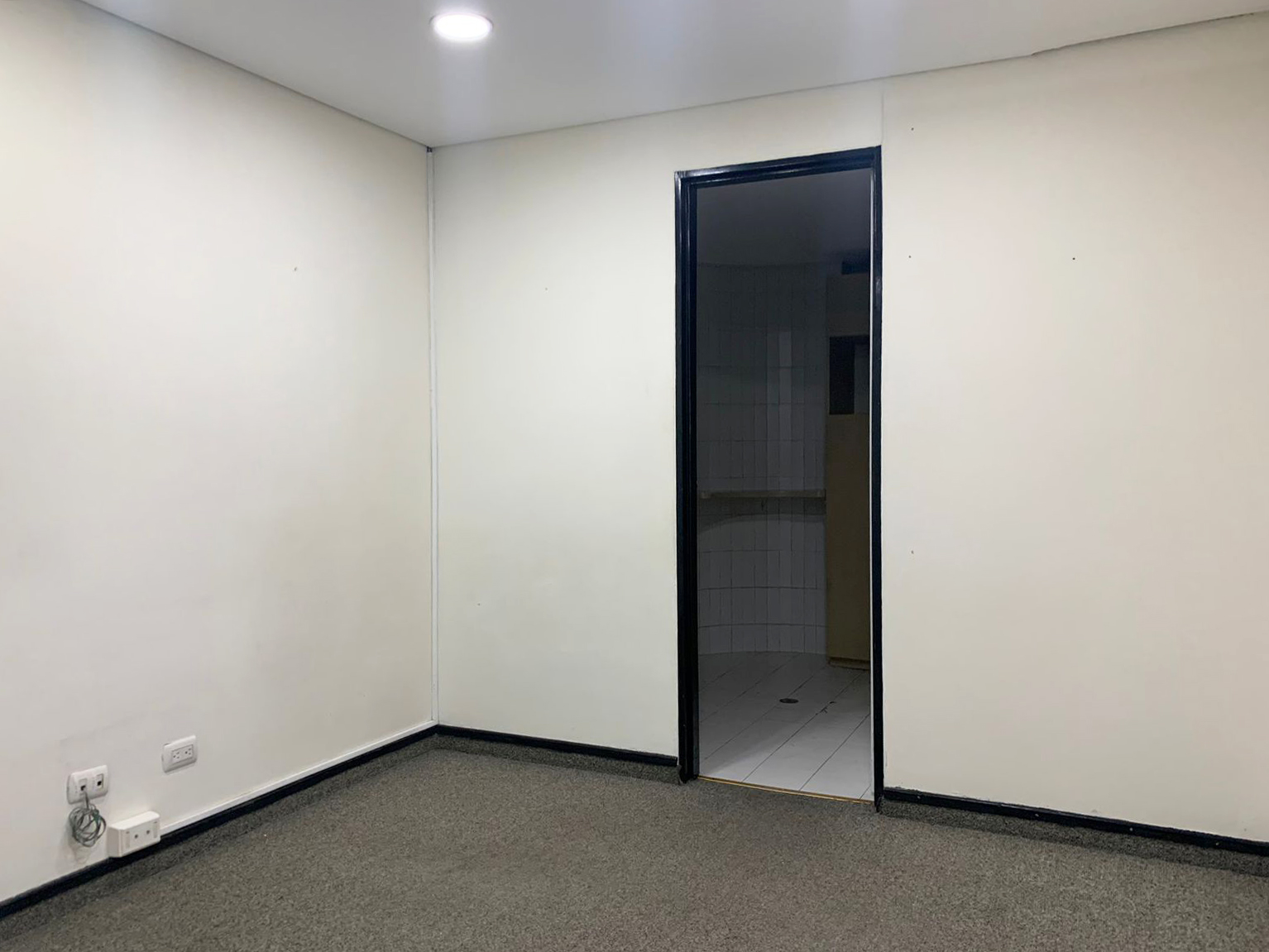 Oficina en arriendo en Milla De Oro, Medellín, 93 m² · foto 9 de 13