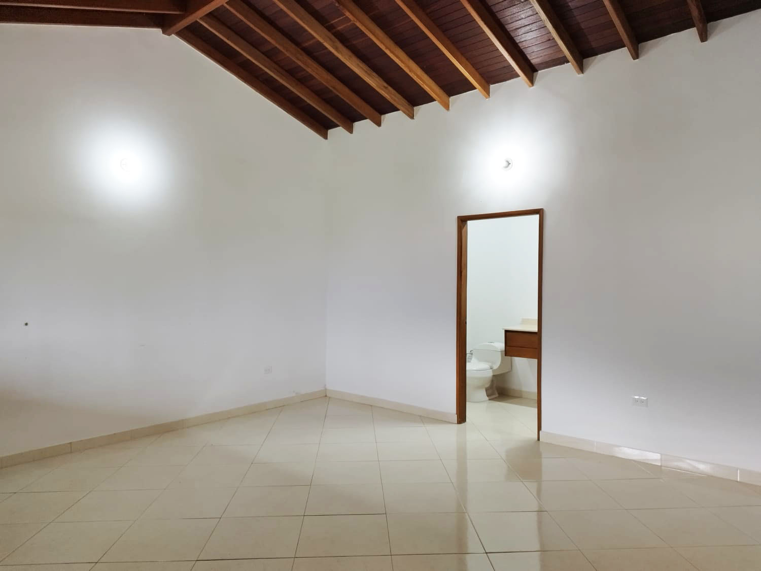 Oficina en arriendo en La Mina, Envigado, 300 m² · foto 11 de 20