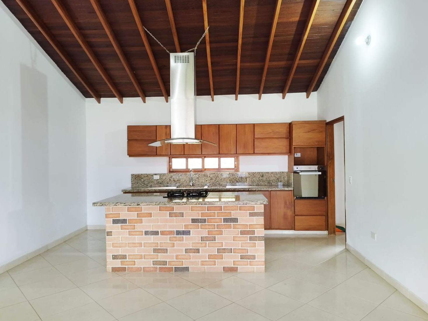 Oficina en arriendo en La Mina, Envigado, 300 m² · foto 2 de 20