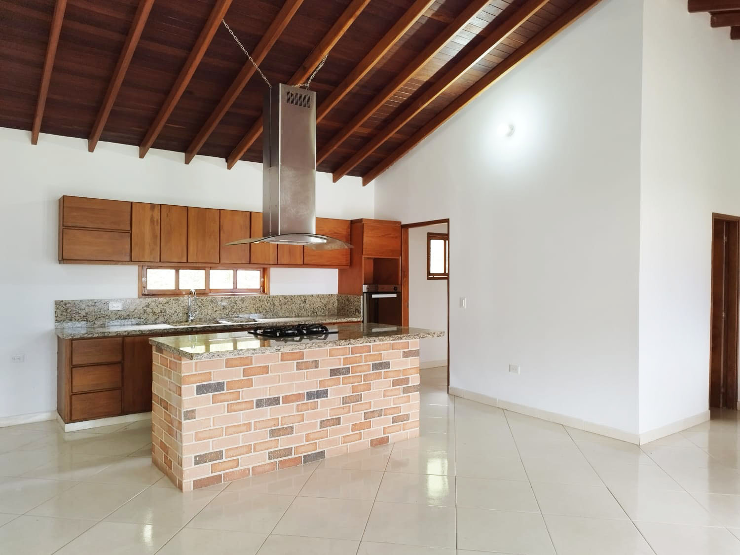 Oficina en arriendo en La Mina, Envigado, 300 m² · foto 3 de 20