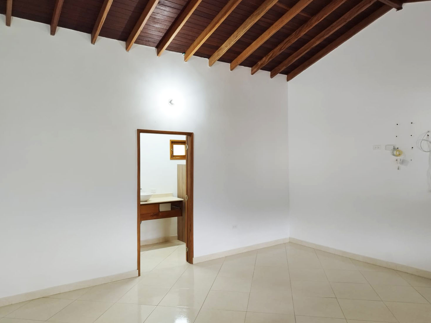 Oficina en arriendo en La Mina, Envigado, 300 m² · foto 8 de 20