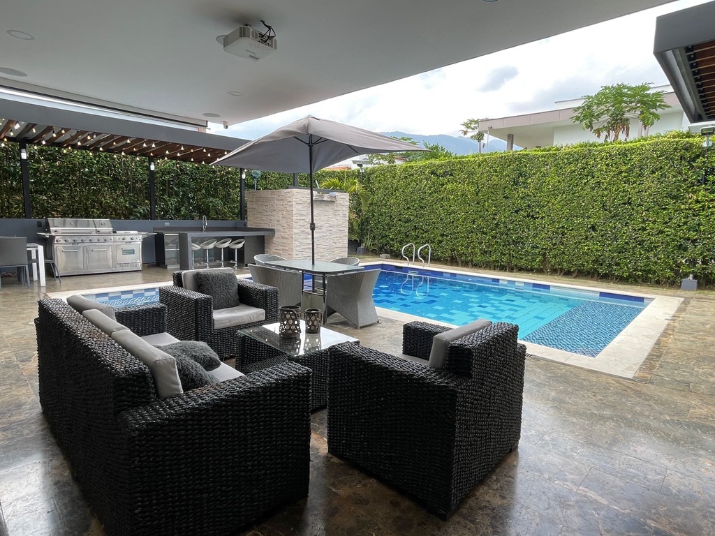 Casa de 5 alcobas en venta en Cr. Valle Verde, Jamundí, 414 m² · foto 3 de 20