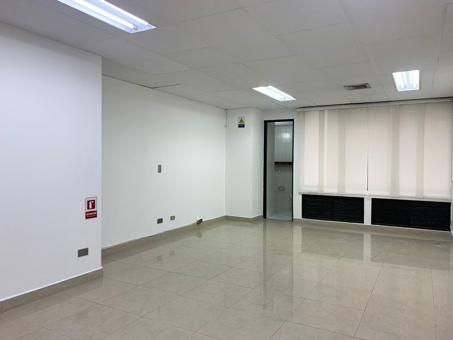 Oficina en venta en Milla De Oro, Medellín, 32 m² · foto 3 de 8