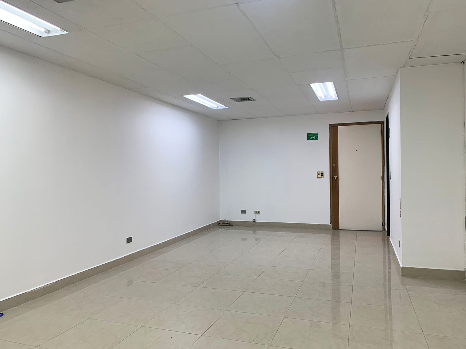 Oficina en venta en Milla De Oro, Medellín, 32 m² · foto 7 de 8