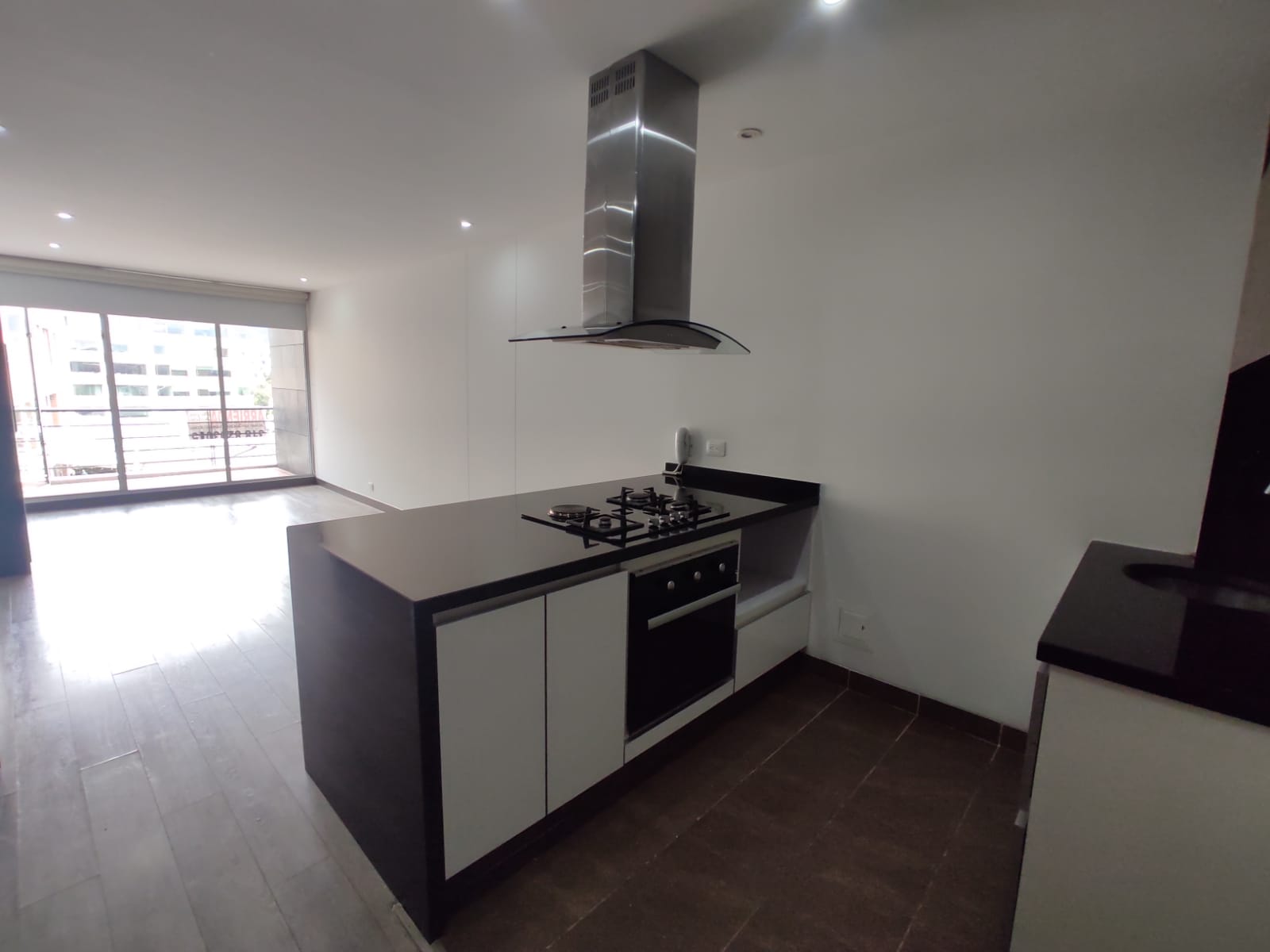 Apartamento de 1 alcoba en venta en Santa Barbara, Bogotá, 59 m² · foto 5 de 19