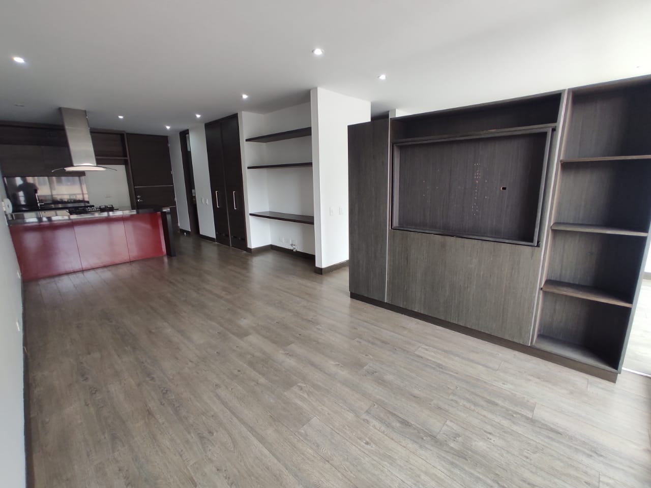 Apartamento de 1 alcoba en venta en Santa Barbara, Bogotá, 59 m² · foto 2 de 19