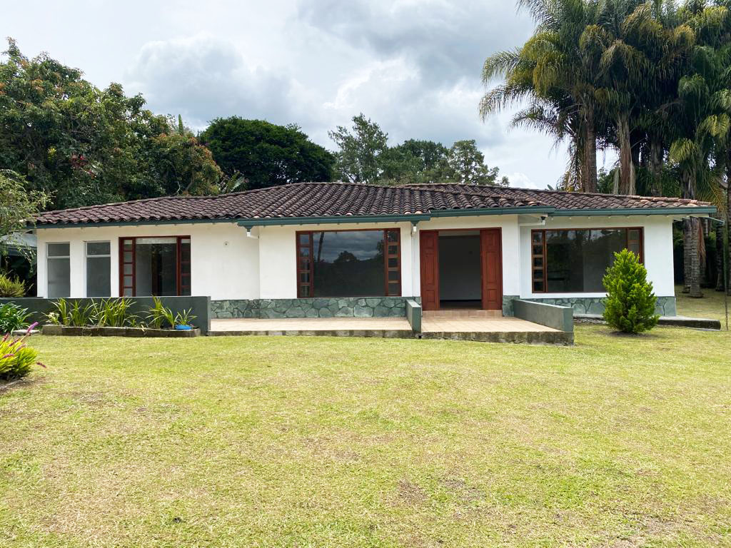 Casa de 3 alcobas en venta en Llano Grande, Rionegro, 250 m² · foto 15 de 16