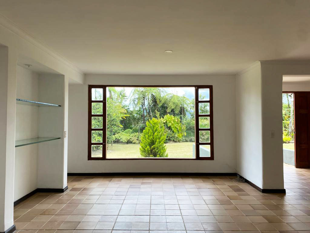 Casa de 3 alcobas en venta en Llano Grande, Rionegro, 250 m² · foto 2 de 16